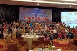 Family Gathering FISIP Unjani Tour De East Java