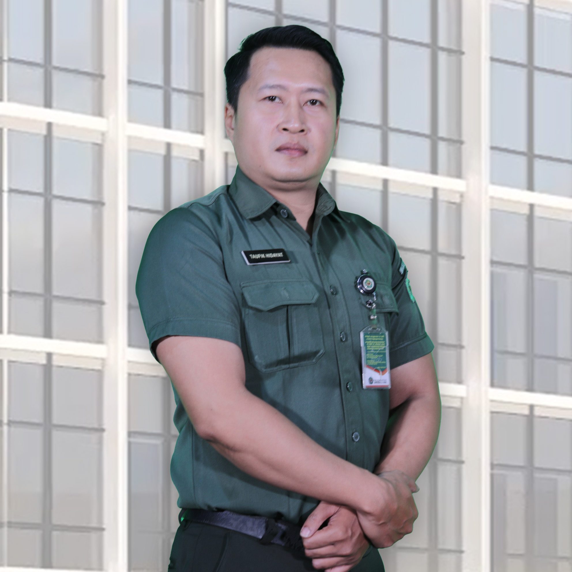 Taufik Hidayat, S.Ak., M.Kom. Kepala Urusan IT dan Database