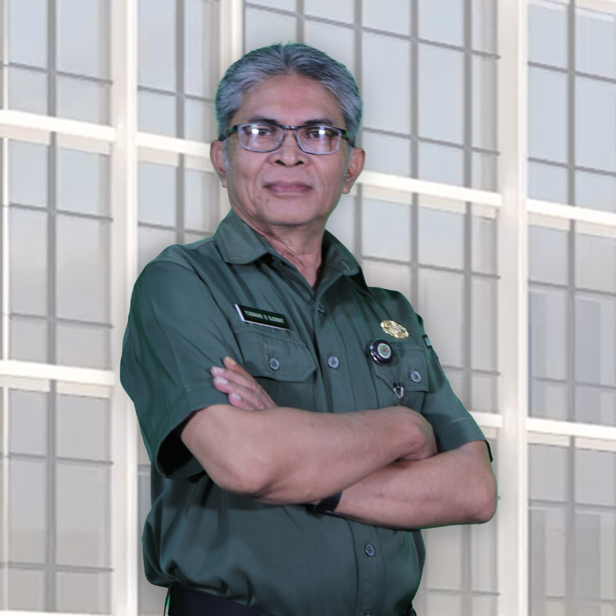 Yuswari O. Djemat, Drs., MA